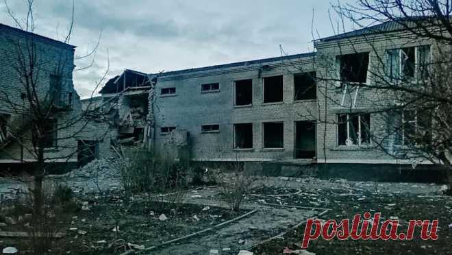 Школа в селе Херсонской области получила повреждения при обстреле ВСУ. Вооруженные силы Украины (ВСУ) в ночь на 23 декабря обстреляли село Максима Горького в Херсонской области, в результате чего сотрудник местной школы получил тяжелые ранения. Об этом в своем Telegram-канале написал губернатор региона ...