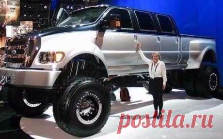 Cамый большой в мире серийный автомобиль Ford F650 весом более 12 тонн