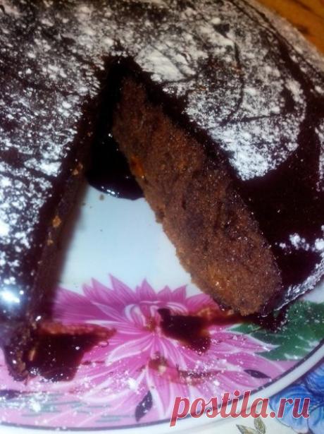 Пирог "Прага" в мультиварке.
От купленного "пражского" торта не отличить!!!!
Ингридиенты: 
200 грамм сахара
150 грамм маргарина
4 яйца
1 чайная ложка разрыхлителя
200 грамм муки
2 столовые ложки какао
Изюм (по желанию)

Шоколад:
3 столовые ложки с горкой сахара
2 столовые ложки какао
3 столовые ложки молока

Приготовление:
Скажу сразу- миксер не нужен.
Маргарин перетереть с сахаром, ввести яйца по одному ( после каждого перемешивать) добавить разрыхлитель - перемешать, дал...