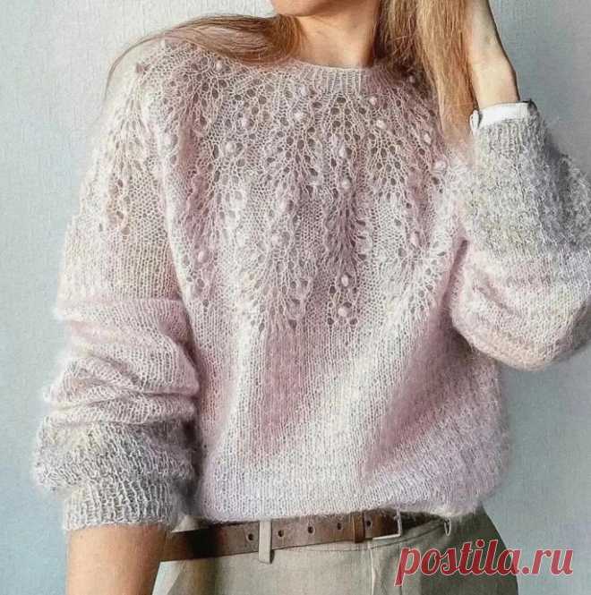 Нежный джемпер спицами: вязаная кокетка Нежный джемпер спицами: вязаная кокеткаПряжу лучше выбирать нежную, тонкую, шелковистую.