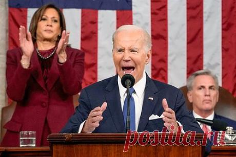 В США указали на «отвратительный» факт во время выступления Байдена. Американский актер Терренс Уильямс указал на «вызывающий отвращение» факт во время выступления президента США Джо Байдена перед конгрессом. «Отвратительно видеть, что на американских политиках больше украинских флагов, чем американских во время ежегодного обращения к конгрессу», — возмутился он.