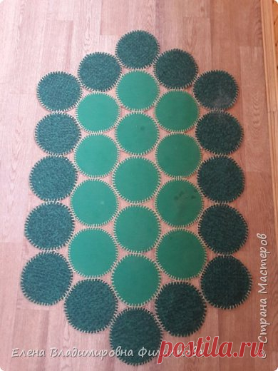 Коврики для лоджии или новая жизнь старых пальто. | Страна Мастеров