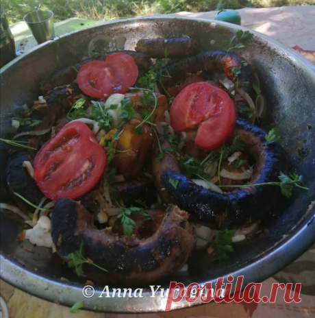 Увидела как местный рыбак готовит домашнюю колбасу на костре : вкуснее чем дома(показываю процесс) | Анна Юрагина | Простые рецепты | Яндекс Дзен