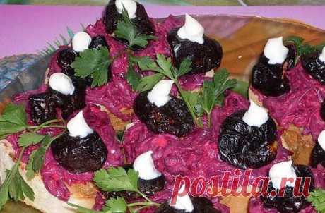 Закуска с фаршированным черносливом