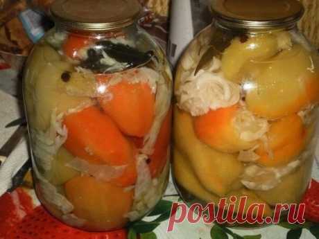 Фаршированные перцы с капустой.
3 кг болгарского перца,3-4 средних головок чеснока,1-,1-5 кг капусты.
Маринад на 2 литра воды: 1,5 стакана уксуса, 1 стакан раст.масла, 1 стакан песка, 4ст.ложки соли, 3 лавр.листа,10 горошин перца и 5-6 шт душистого перца(горошком).
Перец очистить,капусту нашинковать,чеснок очистить.В приготовленный маринад положить специи. Затем окунуть перец на 2-3 минуты в маринад,достать остудить,плотно уложить в перцы нашинкованную капусту,затем сам перец положить в банку