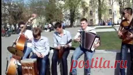 Эти парни круче фанерных звёзд на экранах. Вот молодцы ребята! КЛАСС