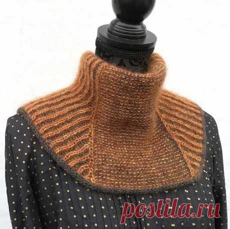 Вязаный спицами снуд/манишка Krista Cowl от Ane Hellesen.