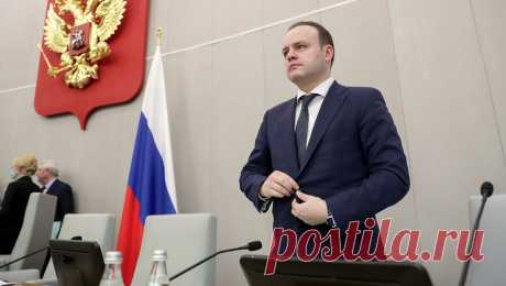 Роскомнадзор попросили признать, что изображение радуги не имеет отношения к ЛГБТ. Вице-спикер Государственной думы Владислав Даванков обратился к главе Роскомнадзора Андрею Липову с просьбой отделить символ радуги от принадлежности к ЛГБТ-сообществу. Об этом сообщает Telegram-канал &quot;Кровавая барыня&quot;, ...