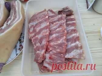 Коптим мясо и рёбра. Копчёная свинина - видео рецепт.