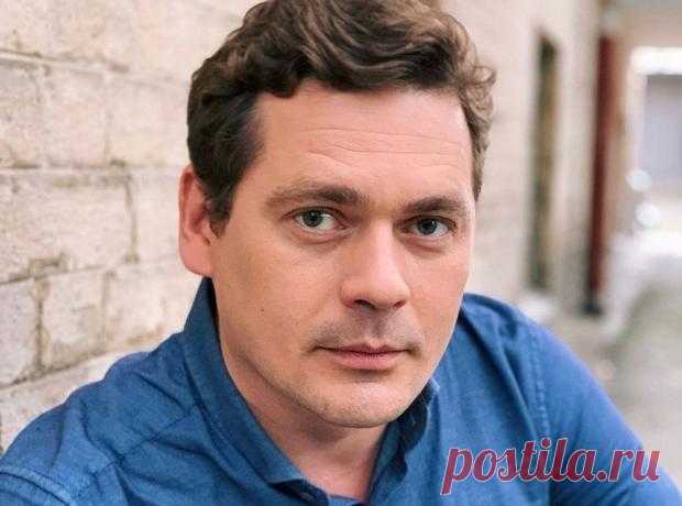 Александр Пашков – именинник: актер принимает поздравления от коллег и фанатов в сети