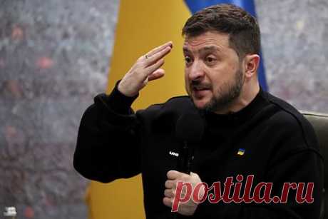 Зеленский назвал причину обороны Артемовска. После Артемовска российские войска могут двинуться дальше, на Краматорск и Славянск. Так президент Украины Владимир Зеленский объяснил желание Киева удержать город. Ранее спикер Восточной группировки ВСУ Сергей Череватый заявил, что целью обороны города является снижение боеспособности российских частей.