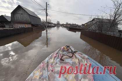 Уровень воды в реке Томь в Новокузнецке достиг опасного уровня