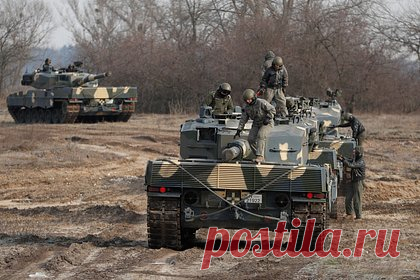 Названо число стран-поставщиков танков Leopard Украине. Названо число стран-поставщиков танков Leopard Украине, об этом сообщается со ссылкой на министра обороны США Ллойда Остина. Уточняется, что в списке этих стран присутствует Канада и Дания. Помимо этого, он рассказал, что украинская сторона обязалась обеспечить доставку западной техники на линию фронта.