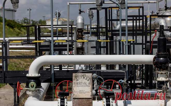 В Словакии назвали сроки ремонта нефтепровода «Дружба» после удара ВСУ. Ремонтные работы на нефтепроводе «Дружба», который подвергся украинской атаке, должны завершиться в понедельник, 25 августа, сообщила министр экономики Словакии Дениса Сакова.