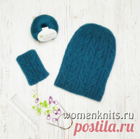Шапка спицами узором от Норы Гоан
