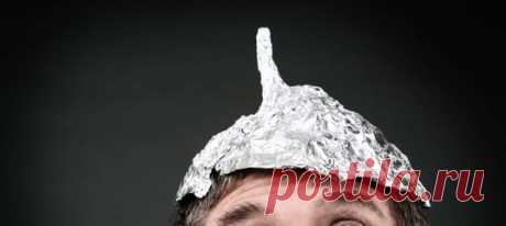 Существует немало теорий заговора. Они при всех своих различиях такие теории очень похожи совей фантастической невероятностью и тем, что никто упорно не желает верить в них, несмотря на очевидность фактов. За исключением параноидально настроенных граждан. При этом какой страны граждане, уточнять не нужно – их полным-полно в любой стране мира. Основной идеей таких теорий является охота властей (или кого-то еще) за мыслями обычных людей. Все хотят залезть им в голову! Зачем, только?! Фото…