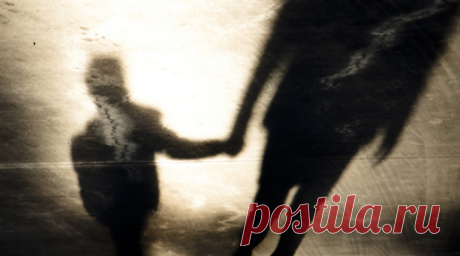 RT опубликовал рассказ очевидца ранения ребёнка при взрыве в Красногорске. RT опубликовал аудиосообщение тренера из Красногорска, который был свидетелем ранения ребёнка при взрыве в городе. В нём он призывает людей не поднимать вещи с земли из-за сохраняющейся угрозы повторения трагедии. Читать далее