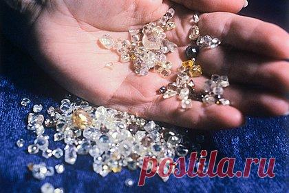 В Госдуме ответили на запрет США импортировать российские несортированные алмазы. Первый заместитель председателя комитета Госдумы по международным делам Светлана Журова ответила на решение США запретить импорт несортированных алмазов из России. В беседе с «Лентой.ру» депутат выразила уверенность в том, что Москва найдет новые рынки сбыта после запрета Вашингтона.