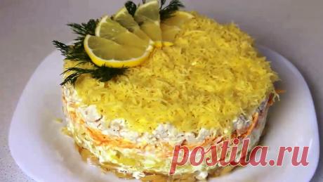 Простой, но вкусный, праздничный салат. Для приготовления вам потребуются такие ингредиенты: — мясо отварное, 200