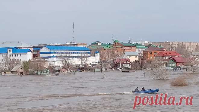 Урал впервые за 20 лет заполнил Камыш-Самарские озера на западе Казахстана. Вода из реки Урал впервые за 20 лет заполнила Камыш-Самарские озера на западе Казахстана. Об этом сообщает пресс-служба министерства водных ресурсов и ирригации Казахстана. "В Камыш-Самарские озера Западно-Казахстанской области ...