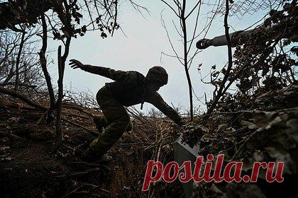 В ДНР заявили об огромном количестве тел бойцов ВСУ под Донецком. Бойцы Вооруженных сил Украины (ВСУ) бросили около 200 тел сослуживцев под Донецком. Об этом заявил советник главы Донецкой народной республики (ДНР) Ян Гагин. «Оставленные украинские позиции под Донецком усеяны огромным количеством тел украинских солдат, которые были брошены», — сказал он.