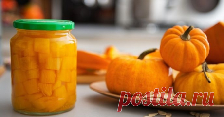 Сочный «манго» из тыквы на зиму. Закрутила уже 15 баночек! Рецепт заготовки из тыквы на зиму

Блюда из тыквы очень популярны во всём мире. Из этого овоща варят суп, готовят запеканки, пюре, салаты, а в Австрии можно отведать даже тыквенный шнапс и тыквенный кофе. В Армении тыкву пекут, добавляют в плов, фаршируют рисом или кизилом с орехами, тушат с чечев