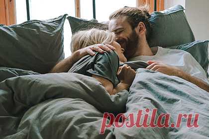 Малышева предупредила об опасности популярной позы для сна. Доктор медицинских наук и телеведущая Елена Малышева, а также ее соведущий Дмитрий Шубин предупредили об опасности популярной позы для сна. В эфире программы «Жить здорово!», выпуск которой опубликован на сайте Первого канала, врачи рассказали, какая поза вызывает ущемление лучевого нерва.