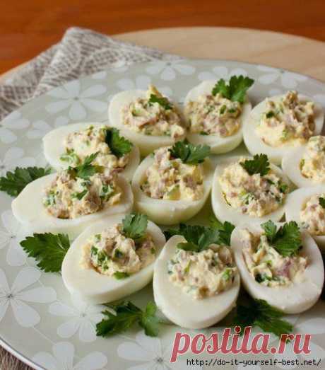 Яйца, фаршированные ветчиной