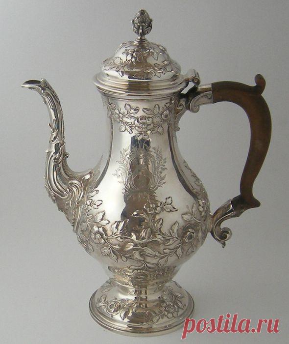 АНТИКВАРНАЯ ЛАВКА. СЕРЕБРЯНЫЕ КОФЕЙНИКИ..