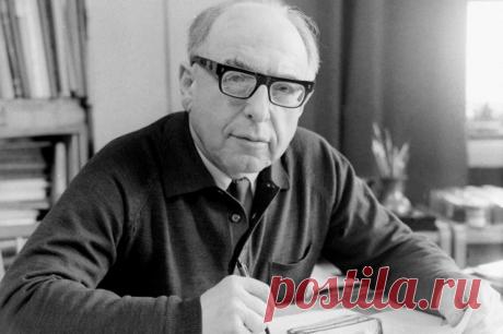 Беспощадная «Рука Москвы». Как карикатурист Ефимов стал зеркалом XX века. «В небольшой рисунок он вкладывает столько содержания, что его не всегда исчерпаешь в обстоятельной статье. Доходчивость карикатур Ефимова очень велика. Самые запутанные политические ситуации становятся в рисунках Ефимова доступными и понятными».