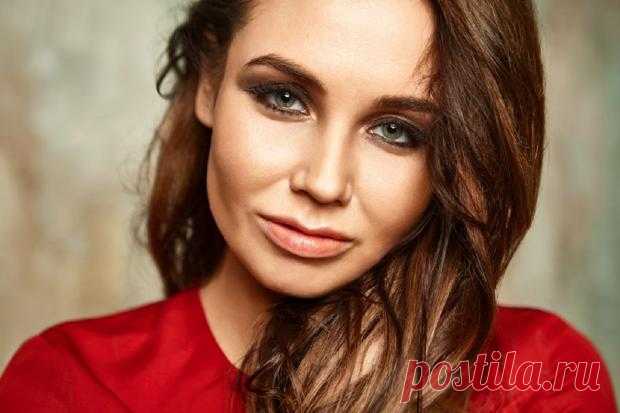 Ляйсан Утяшеву заподозрили в обмане и попросили вернуть темный цвет волос