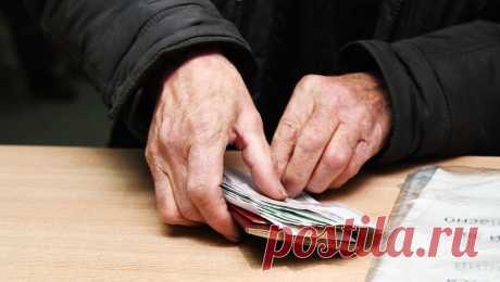 Юрист предупредил, в чем опасность серой зарплаты для работодателя. Выплачивая работнику часть заработной платы &quot;по-серому&quot;, наниматель, конечно же, значительно сокращает расходы, связанные с налогообложением. Но, вместе с тем, он подвергает себя реальному риску быть пойманным трудовой и ...