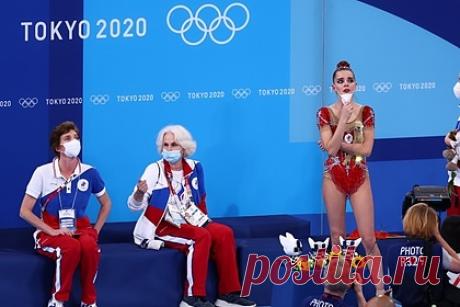 Дина Аверина поделилась эмоциями после скандала на Олимпиаде. Россиянка Дина Аверина, завоевавшая серебро в личном многоборье в художественной гимнастике на Олимпиаде в Токио, поделилась эмоциями после скандала на Играх. Спортсменка отметила, что очень расстроена итогом соревнований, так как, в отличие от победительницы Игр израильтянки Линой Ашрам, не допустила серьезных ошибок.