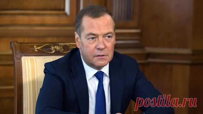 Цифровой профиль иностранца поможет контролю миграции, заявил Медведев