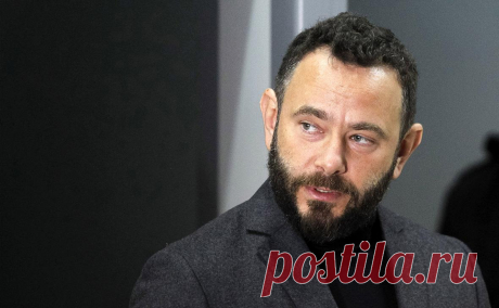 На Украине суд отложил рассмотрение иска о назначении выборов президента. Кассационный административный суд Украины отложил рассмотрение иска депутата Александра Дубинского о необходимости проведения президентских выборов в стране, сообщает украинское агентство УНИАН со ссылкой на трансляцию заседания из зала суда.