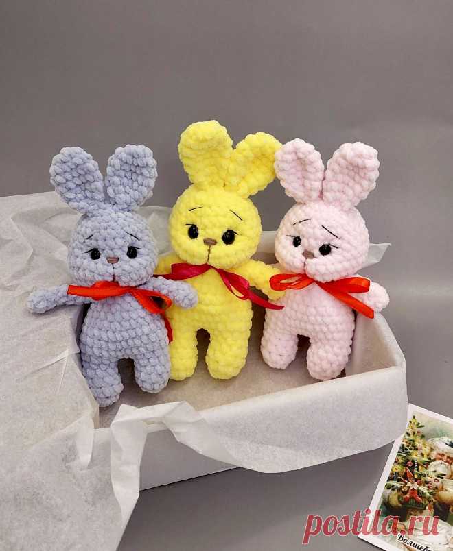 PDF Мини Зайка крючком. FREE crochet pattern; Аmigurumi toy patterns. Амигуруми схемы и описания на русском. Вязаные игрушки и поделки своими руками #amimore - маленький зайка из плюшевой пряжи, плюшевый заяц, зайчик, кролик, зайчонок, крольчонок.