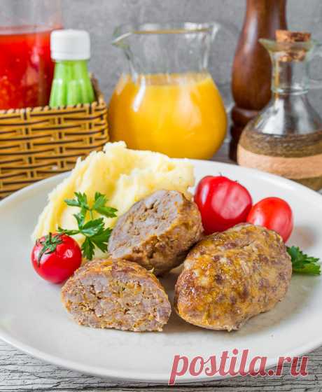 Тыквенно-мясные котлеты в духовке на Вкусном Блоге И снова пришло время котлет. На этот раз – с нежно любимой мною тыквой. Она придает котлетам невероятную сочность, более яркий цвет и приятный вкус. В этом рецепте я предлагаю обойтись без панировки в сухарях и жарки котлет в сковороде, и вместо всего этого просто запечь их в духовке. все-так…