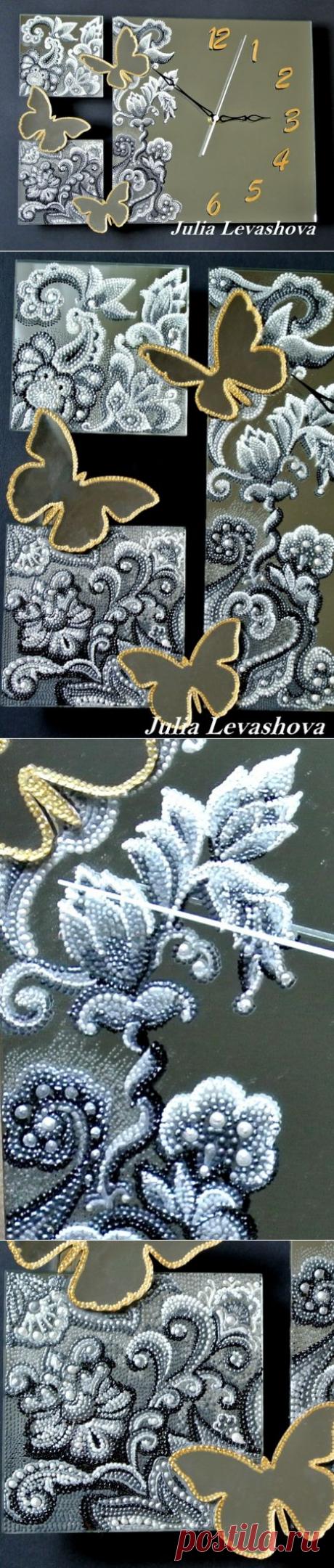 Осень. А у меня бабочки по зеркалам порхают