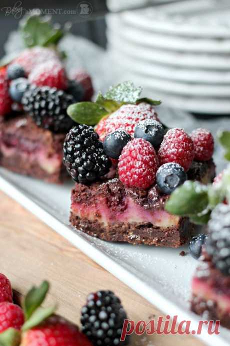 Berry Chocolate Streusel Bars
