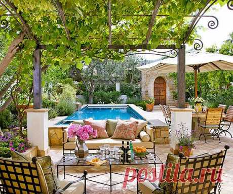 10 Ways to Create a Backyard Getaway
