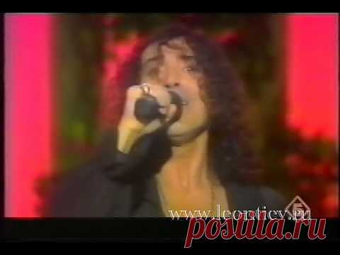 *Скажите, девушки, подружке вашей...*.