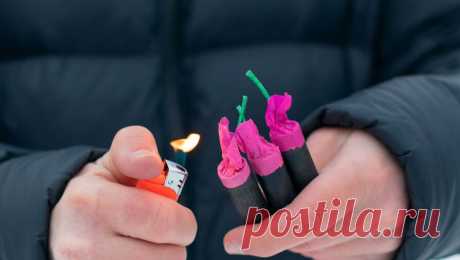 Под Челябинском мужчина лишился кисти руки из-за взрыва петарды. В Челябинской области мужчина пострадал от взрыва петарды. Об этом сообщает РЕН ТВ. Инцидент произошел в городе Верхний Уфалей. В одной из квартир произошел сильный взрыв. После этого в помещении начался пожар. Причиной стал ...