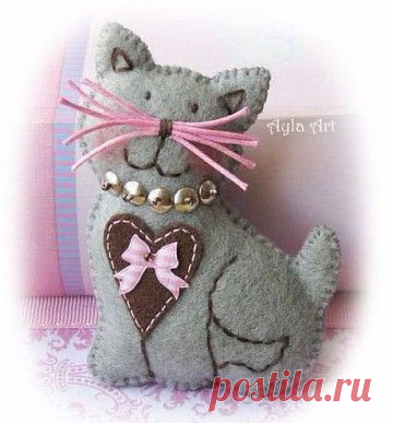 Фетровые коты и кошечки