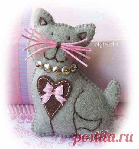 Фетровые коты и кошечки