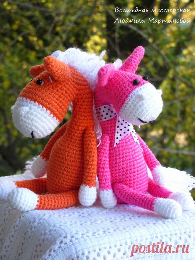 PDF Лошадка. FREE amigurumi crochet pattern. Бесплатный мастер-класс, схема и описание для вязания игрушки амигуруми крючком. Вяжем игрушки своими руками! Лошадь, лошадка, конь, horse, caballo, cheval, pferd, gaul, cavalo. #амигуруми #amigurumi #amigurumidoll #amigurumipattern #freepattern #freecrochetpatterns #crochetpattern #crochetdoll #crochettutorial #patternsforcrochet #вязание #вязаниекрючком #handmadedoll #рукоделие #ручнаяработа #pattern #tutorial #häkeln