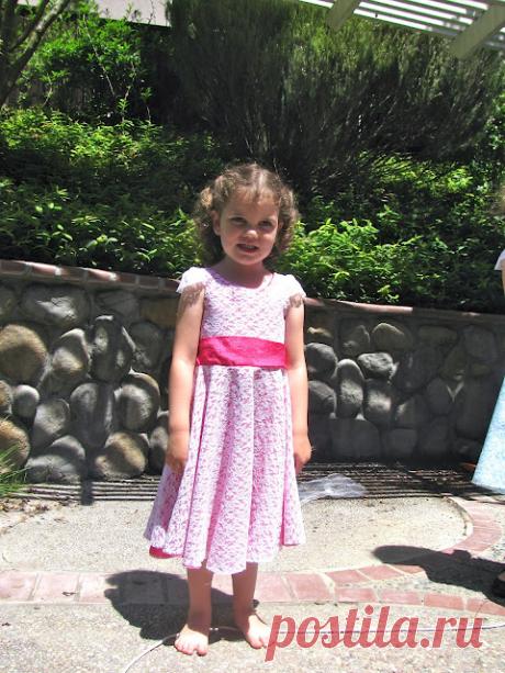 Нарядное платье для девочки.