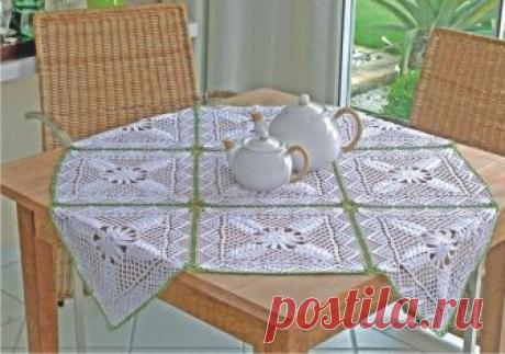 Уютный дом своими руками: Скатерть из квадратных мотивов