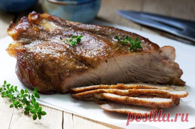 12 вкуснейших рецептов из свиной лопатки - Будет вкусно - Медиаплатформа МирТесен Приготовить свиную лопатку можно самыми разными способами – как основное блюдо или как закуску, к семейному ужину или даже на праздничный стол. В этой подборке мы собрали для тебя 12 отличных рецептов на любой вкус! 1. Свиная лопатка в духовке Фото: cookpad.com Довольно легко готовится и просто - 26 декабря - 43648675534 - Медиаплатформа МирТесен