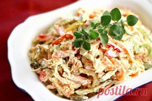 Салат с курицей и грибами.