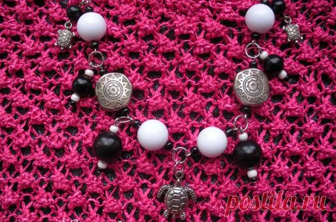 Узор шиповник спицами в схемах с описанием вязания Среди множества рельефных узоров, шиповник считается самым востребованным у рукодельниц. В статье вы найдете подробную инструкцию и схему вязания своими руками.